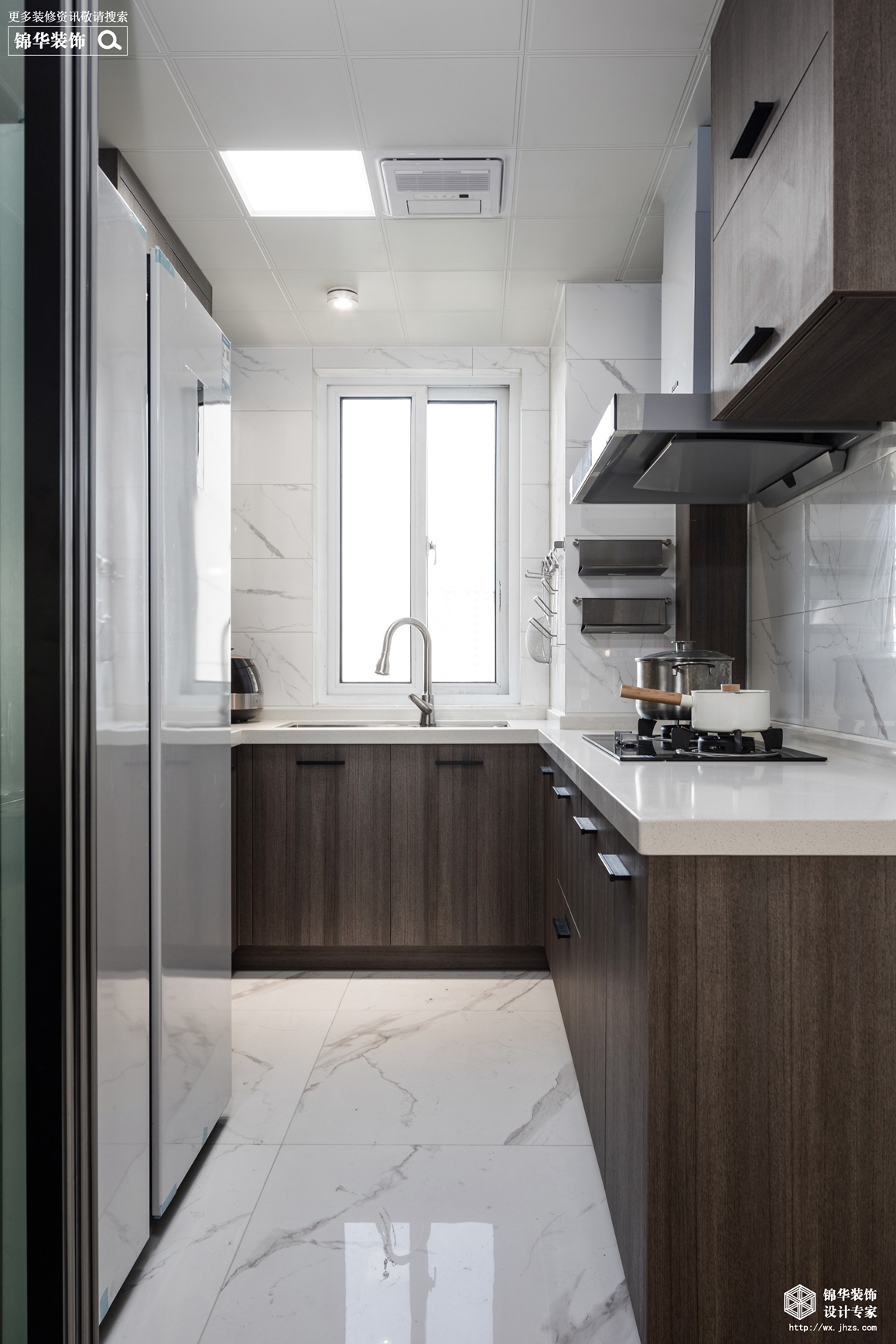 现代风格-三室两厅两卫-98平-厨房-装修效果实景图