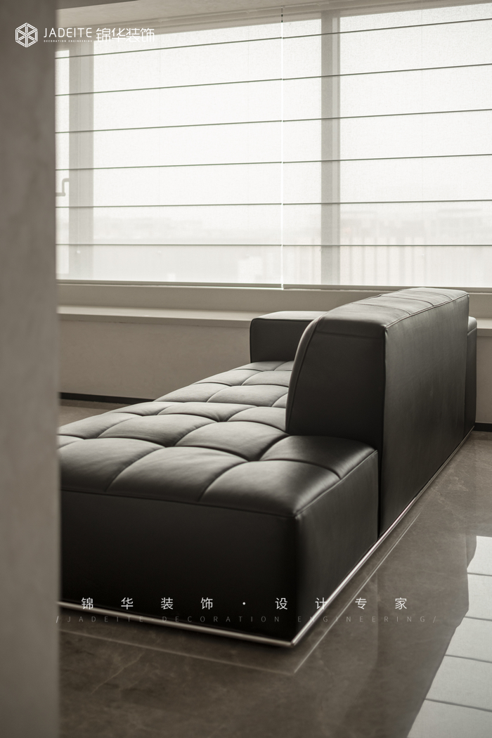 现代简约-金陵中心-三室两厅-139㎡装修-三室两厅-现代简约