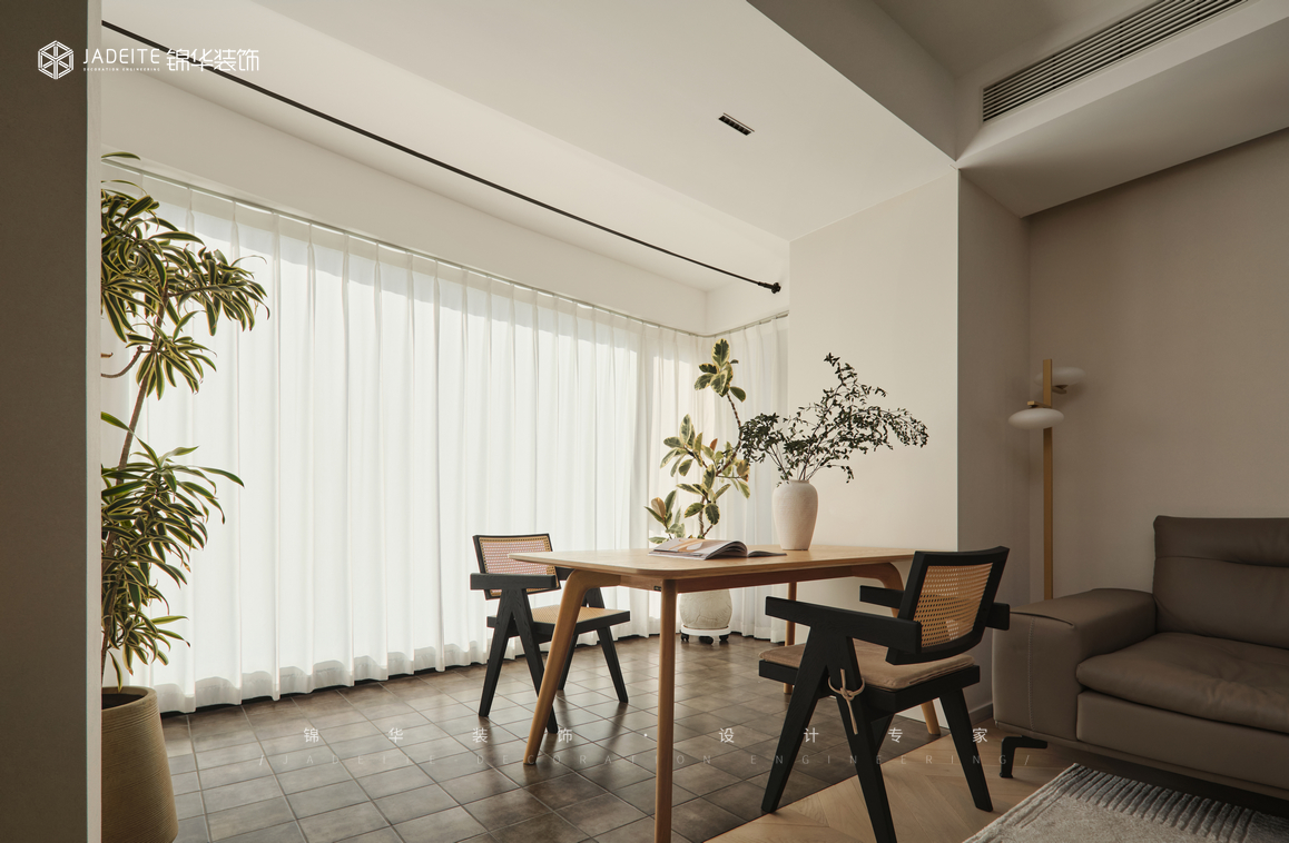 現(xiàn)代簡(jiǎn)約-銀城東苑-四室兩廳-147㎡裝修-四室兩廳-現(xiàn)代簡(jiǎn)約