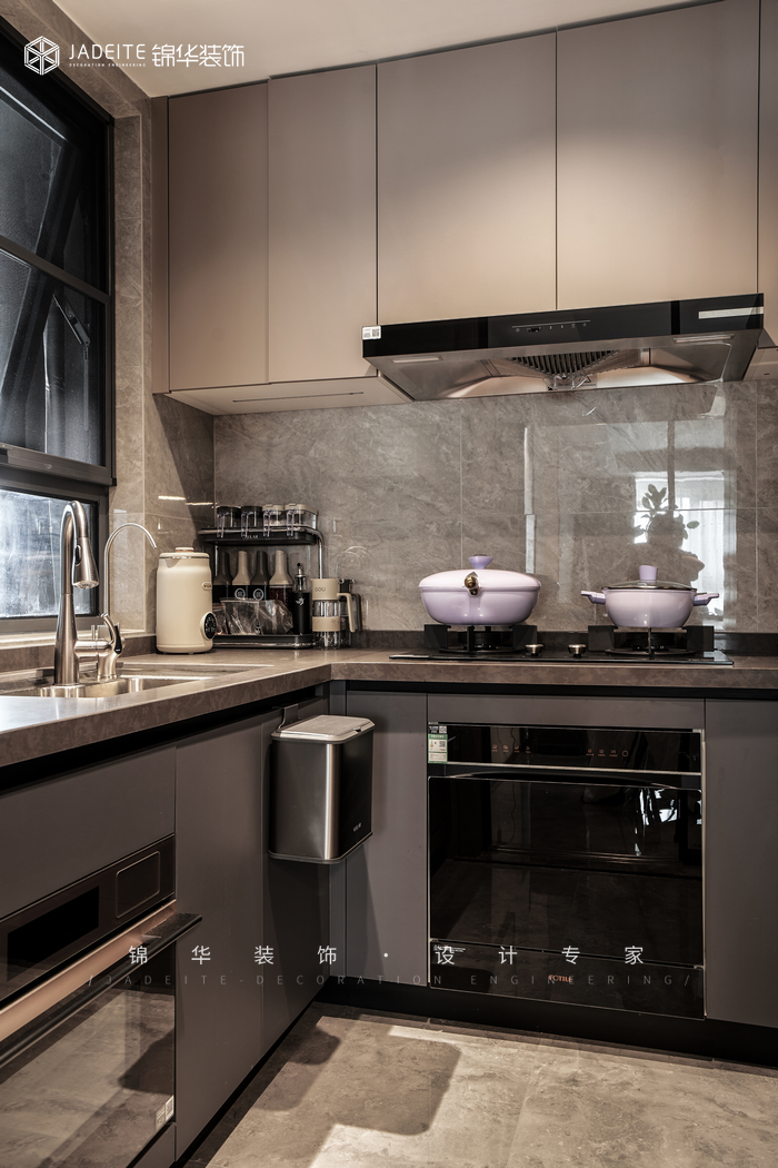 現(xiàn)代簡(jiǎn)約-越江時(shí)代-三室兩廳-110㎡裝修-三室兩廳-現(xiàn)代簡(jiǎn)約