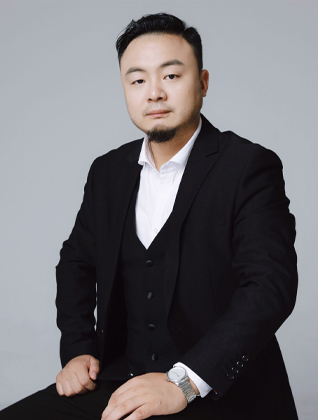 秦伟