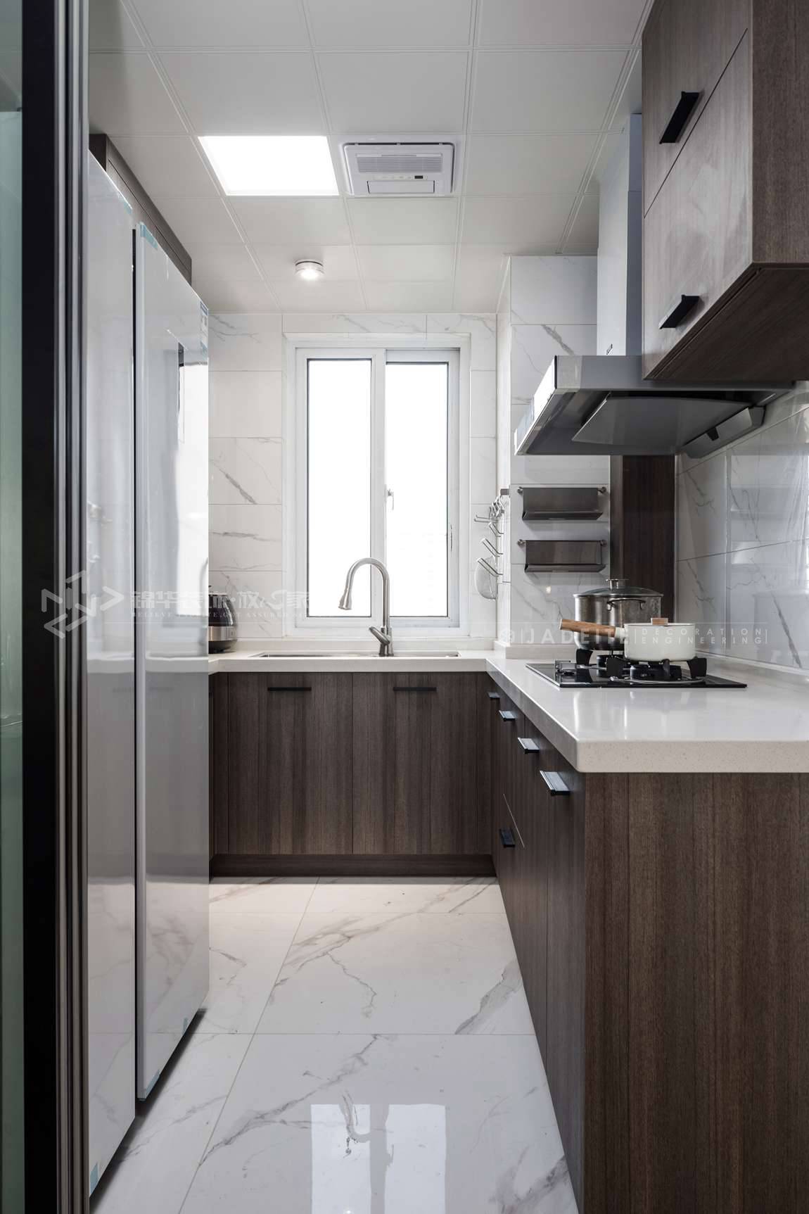 现代风格-三室两厅-98平-厨房-装修实景效果图   