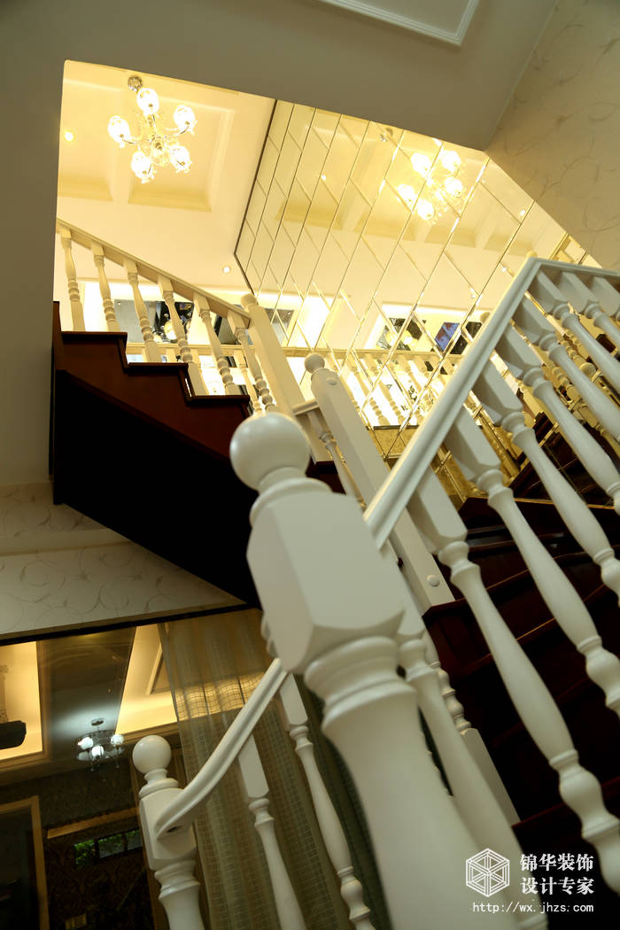 现代简约-长江国际-跃层复式-200平-楼梯-装修实景效果图
