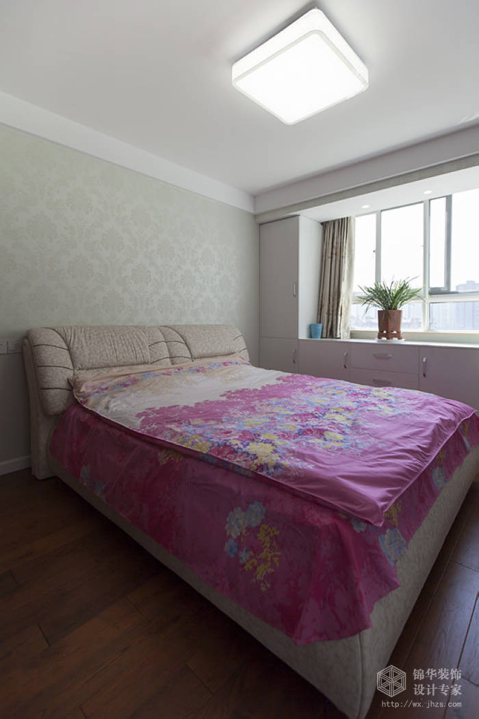 简欧风格-绿地波士顿-两室两厅-105平米-卧室-装修效果实景图