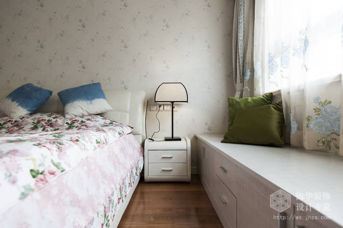 现代简约风格-绿地波士顿-三室两厅-105平米-卧室-装修实景效果图