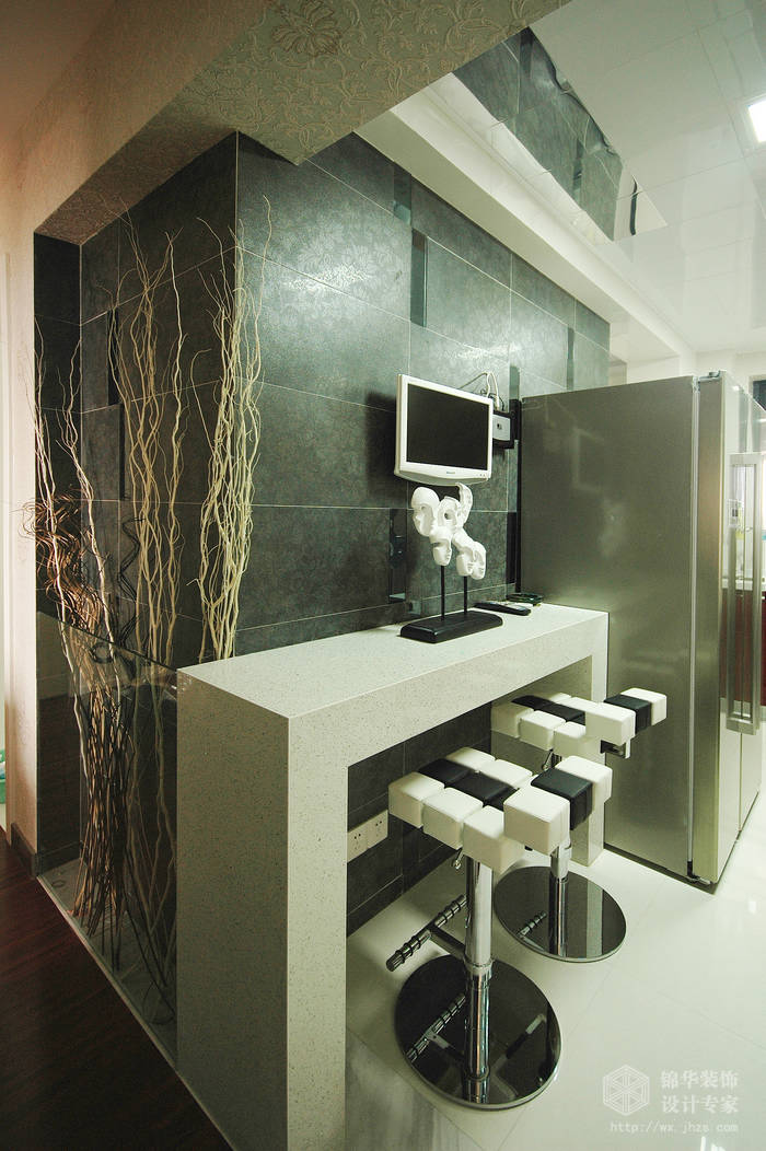 现代简约-世茂国际-三室两厅-130平-吧台-装修实景效果图