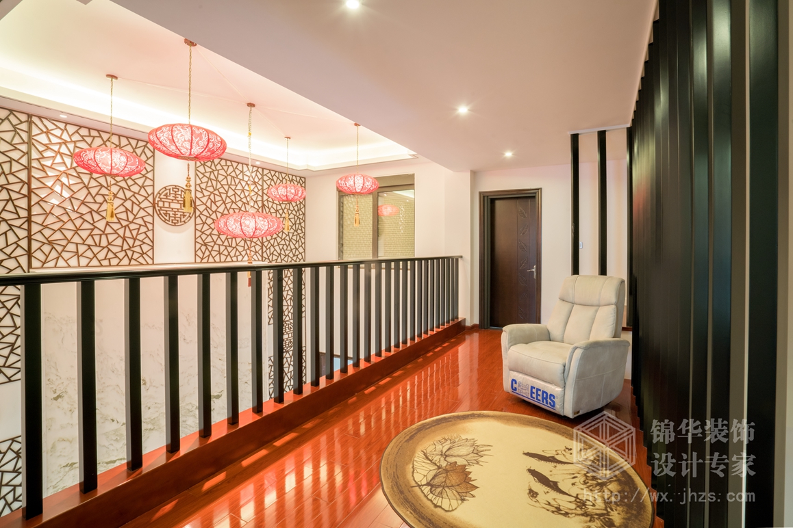 中式风格-世贸香滨湖-别墅-500平-楼梯-装修实景效果图