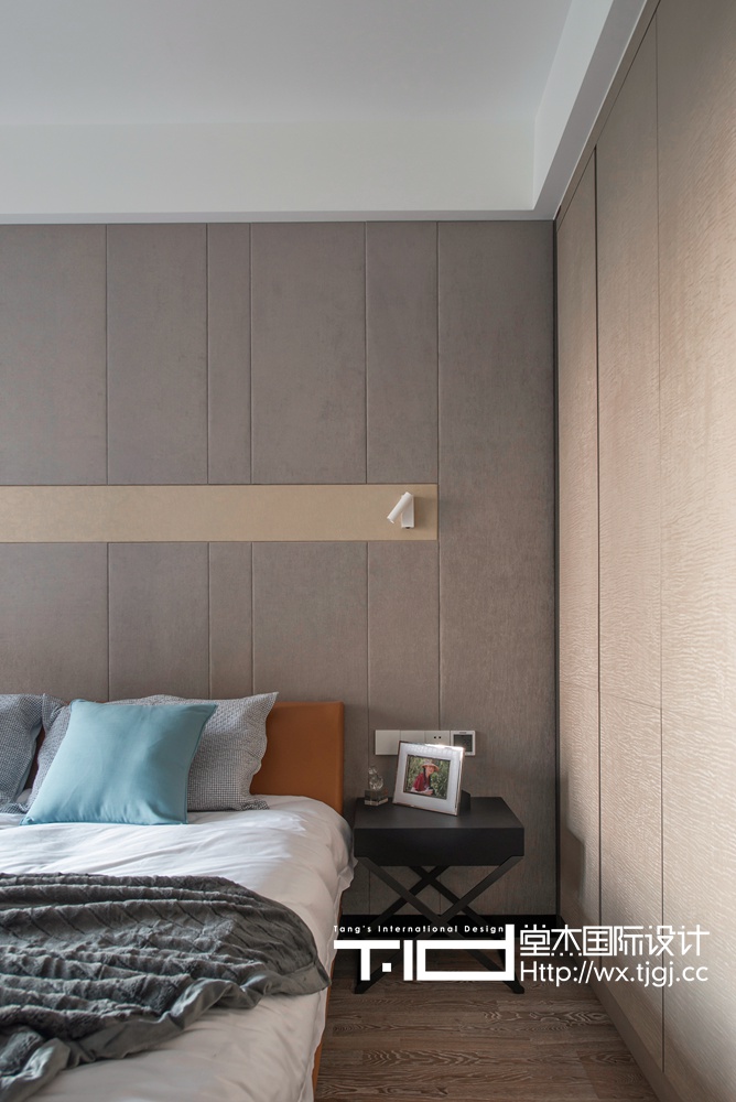 现代风格-金科世界城-三室两厅-203平米-卧室-装修效果实景图