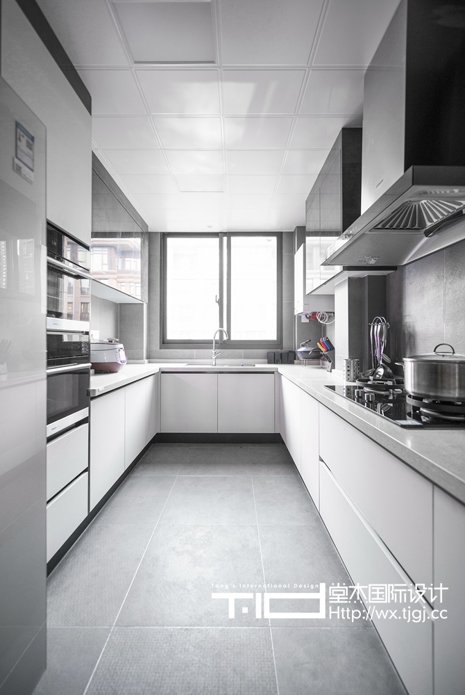 现代风格-金科世界城-三室两厅-203平米-厨房-装修效果实景图
