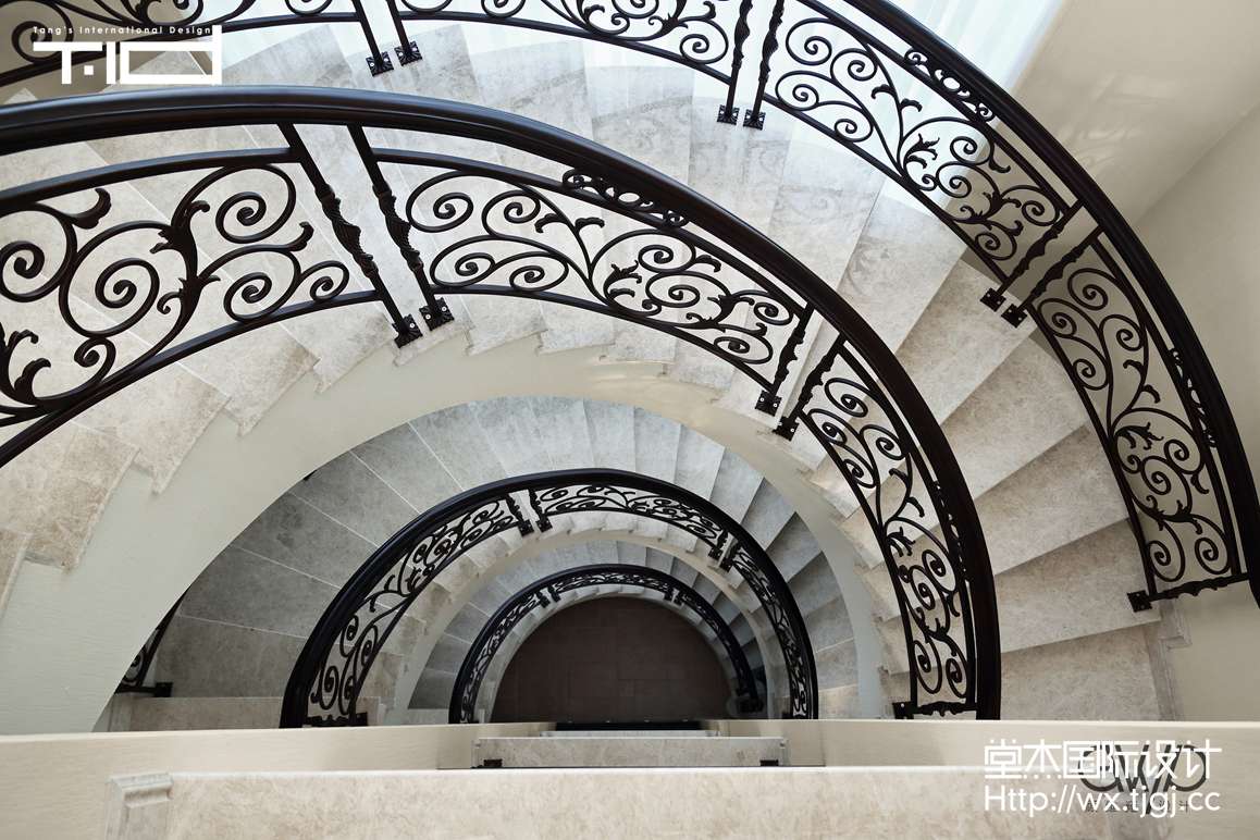 美式风格-威尼斯花园-别墅-680平-楼梯-装修效果实景图