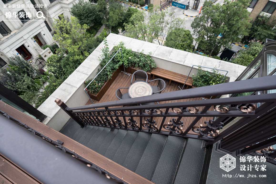 	美式风格-万象九里-别墅-408平-楼梯-装修实景效果图   