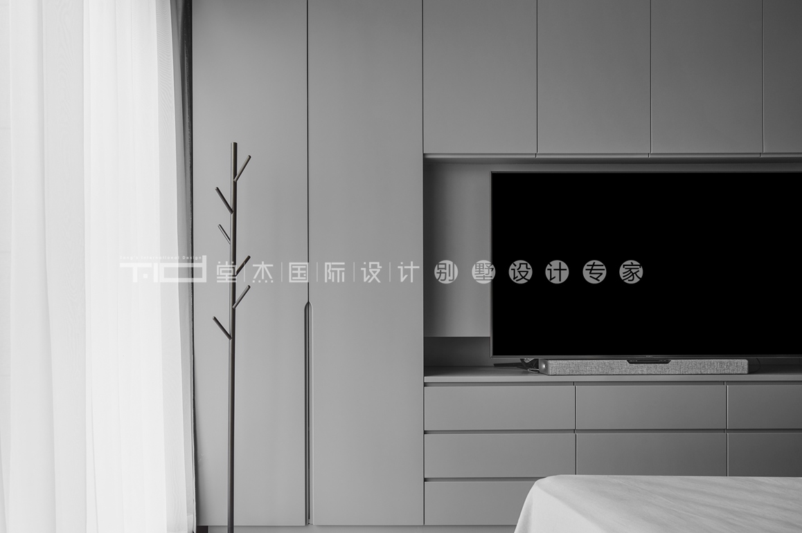 现代风格-玉兰花园-大平层-179平-卧室-装修实景效果图   