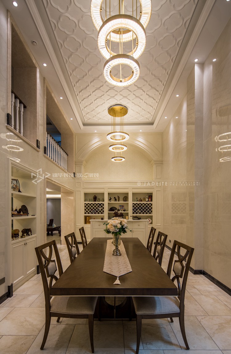 轻奢美式风格-狮山原著-四室三厅-450平-装修实景效果图-餐厅