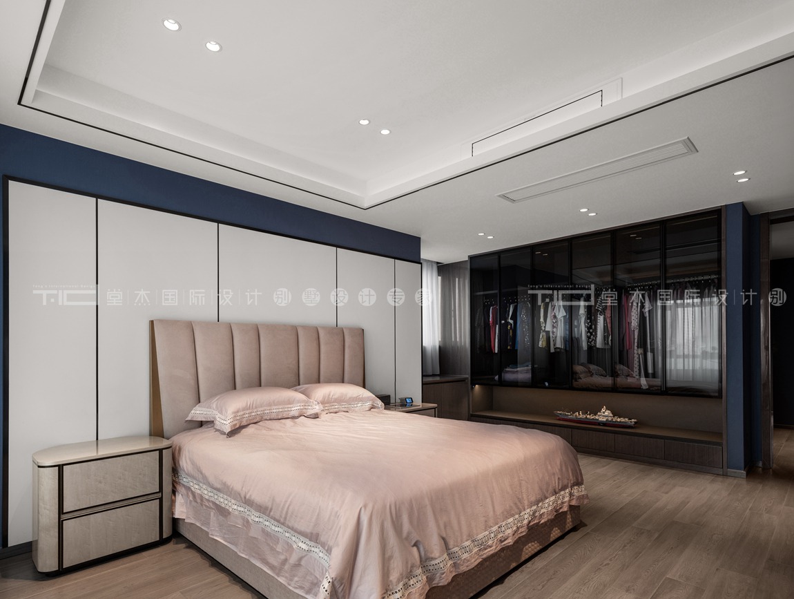 现代轻奢风格-保利达江湾城-大平层-388平-卧室-装修实景效果图