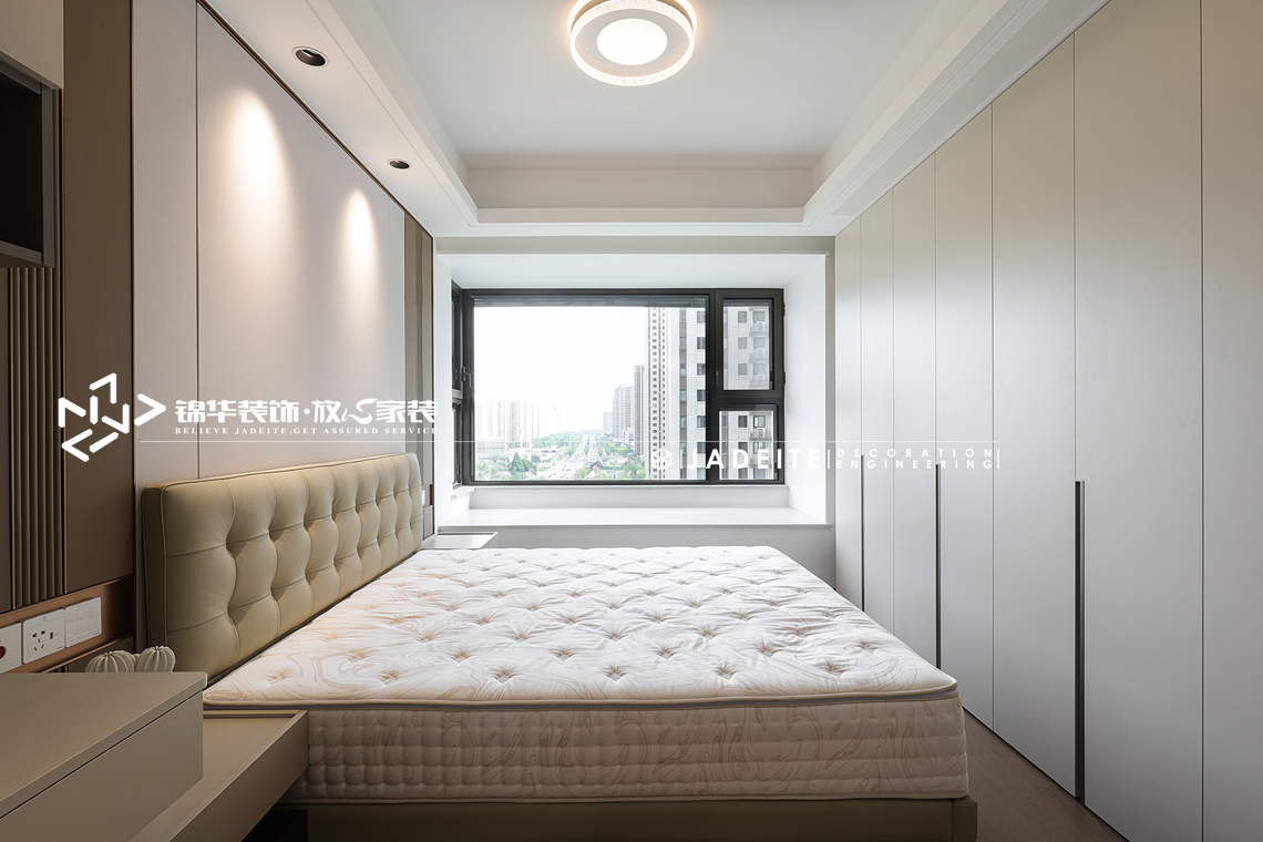 暖调简约-华发中央首府-三室两厅一厨两卫-129㎡-装修实景图装修-三室两厅-现代简约