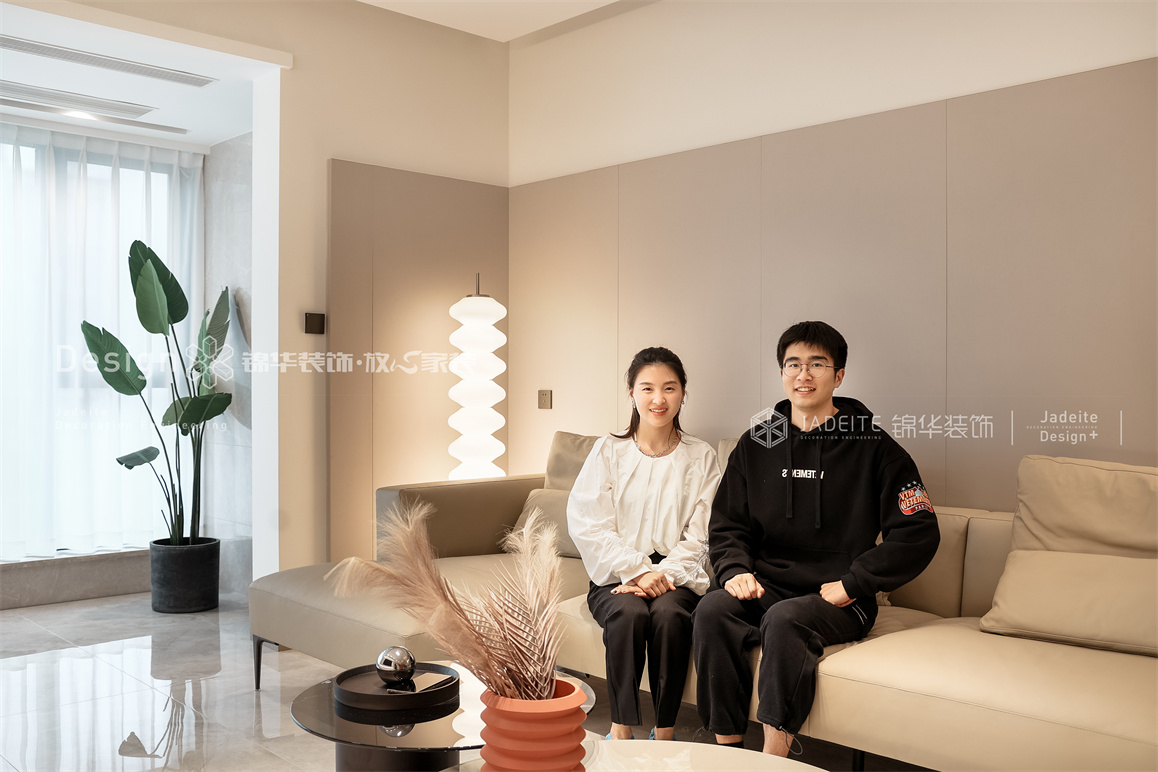现代奶油-雅居乐-三室两厅-135㎡-装修实景图 