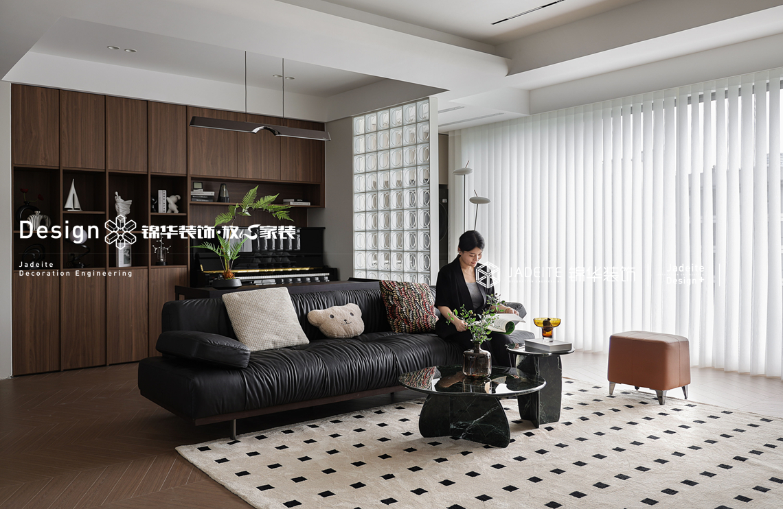 现代中古-云开东方-四室两厅-118㎡-装修实景图