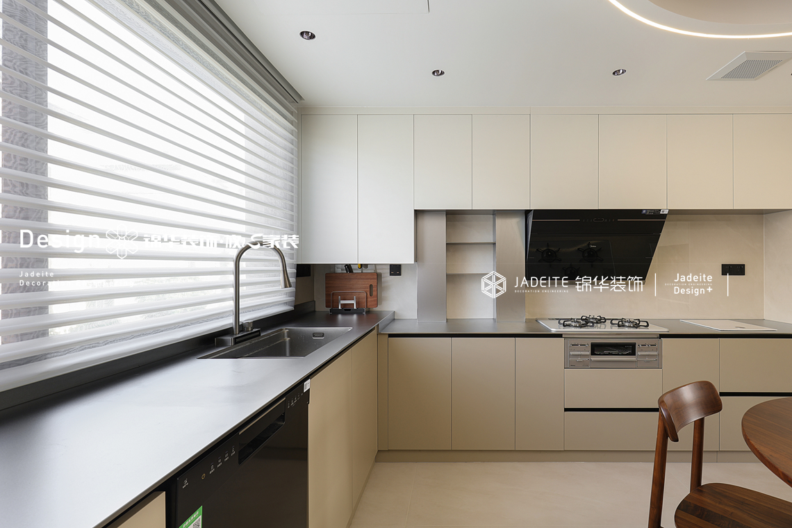 现代风格-宝龙世家-四室两厅-120㎡-装修实景图装修-四室两厅-现代简约