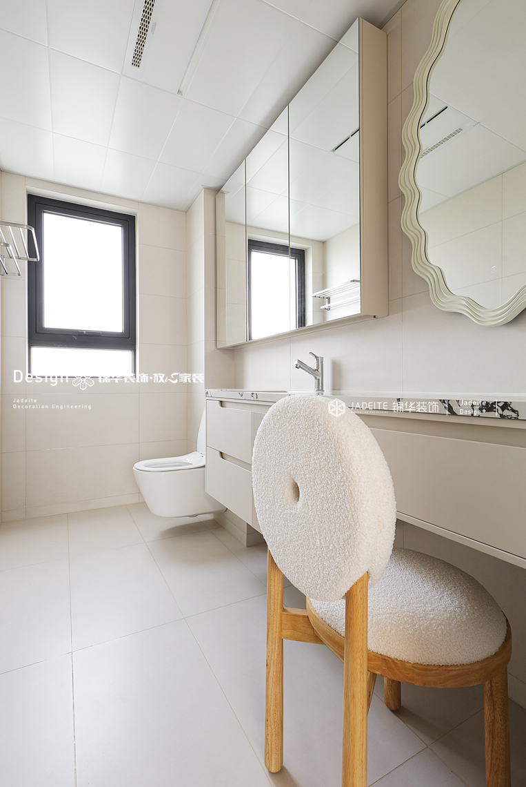 现代中古-云开东方-四室两厅-118㎡-装修实景图装修-四室两厅-中古