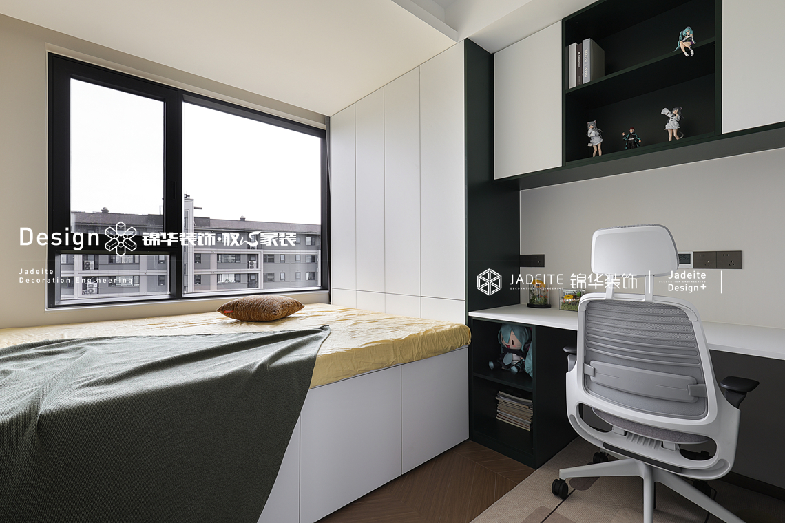 现代中古-云开东方-四室两厅-118㎡-装修实景图装修-四室两厅-中古