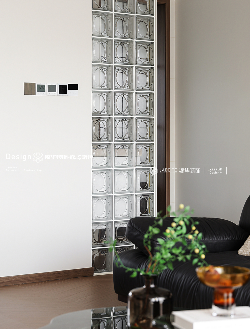 现代中古-云开东方-四室两厅-118㎡-装修实景图装修-四室两厅-中古