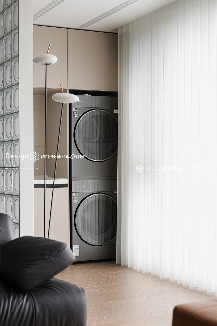 现代中古-云开东方-四室两厅-118㎡-装修实景图装修-四室两厅-中古