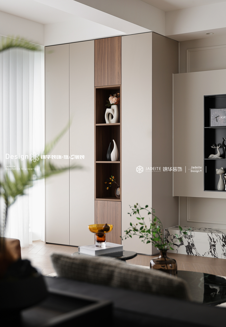 现代中古-云开东方-四室两厅-118㎡-装修实景图装修-四室两厅-中古