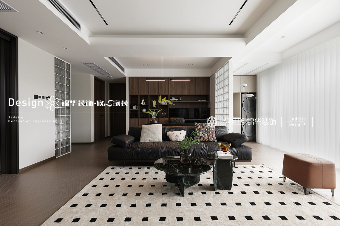 现代中古-云开东方-四室两厅-118㎡-装修实景图装修-四室两厅-中古