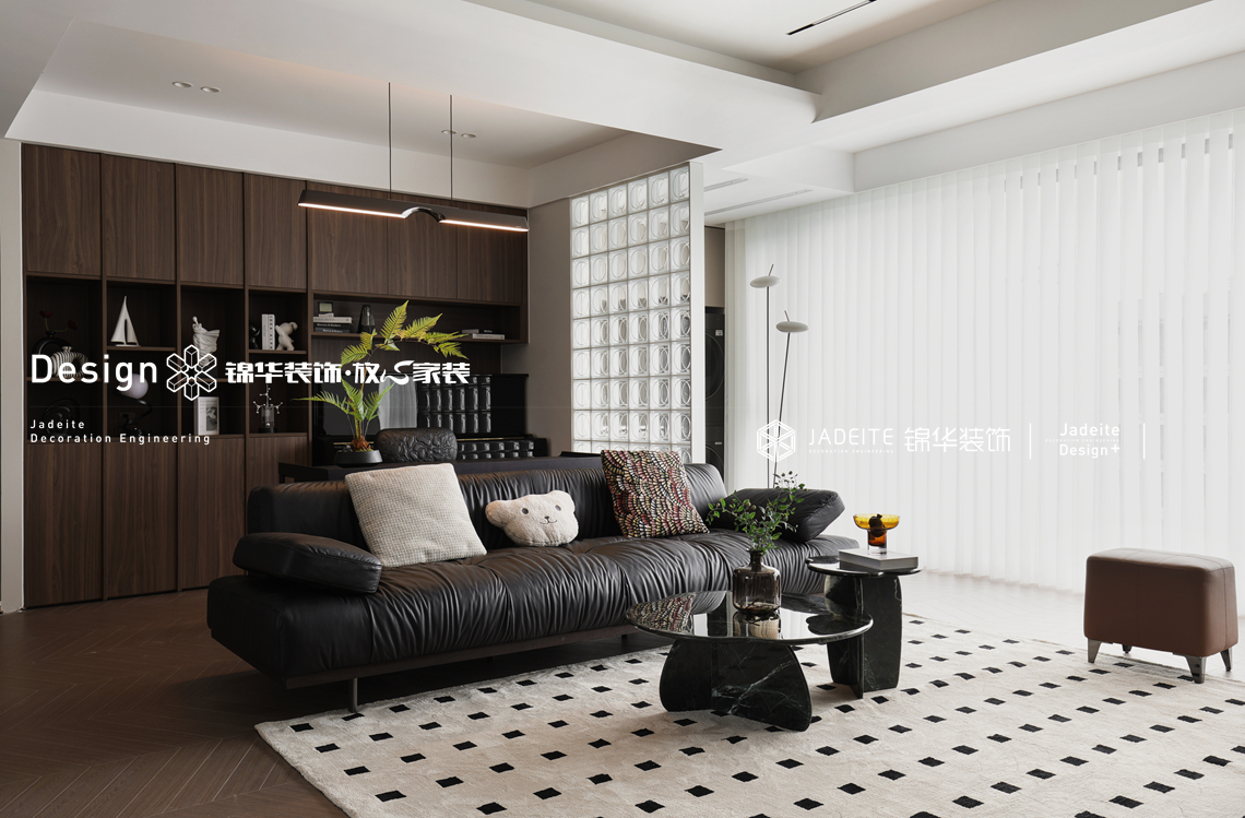 现代中古-云开东方-四室两厅-118㎡-装修实景图装修-四室两厅-中古