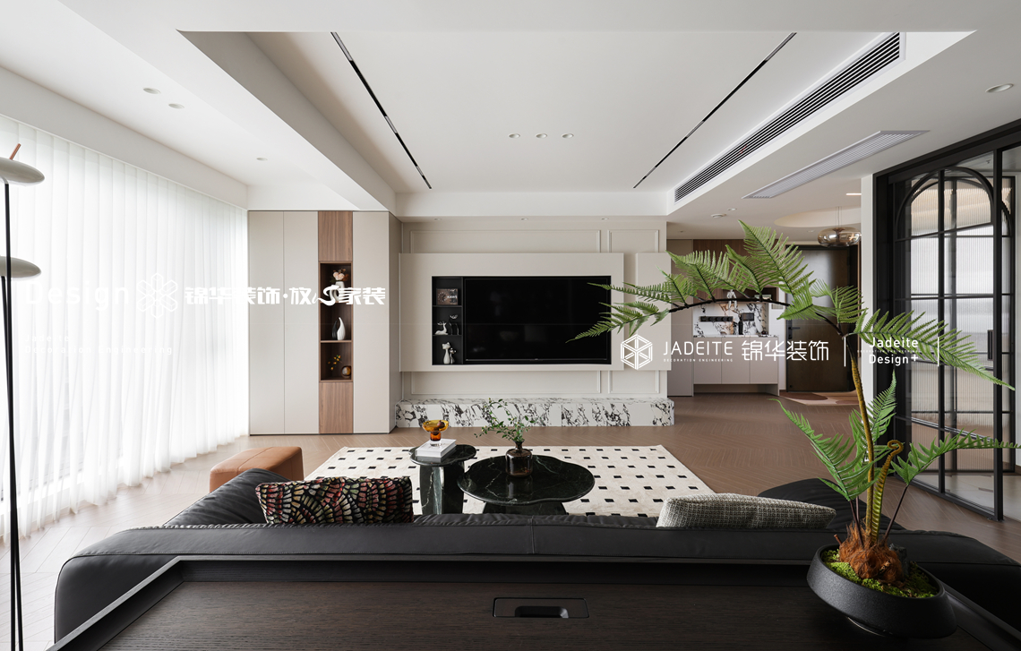 现代中古-云开东方-四室两厅-118㎡-装修实景图装修-四室两厅-中古