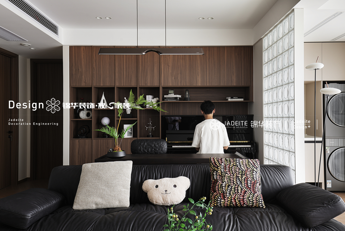 现代中古-云开东方-四室两厅-118㎡-装修实景图装修-四室两厅-中古