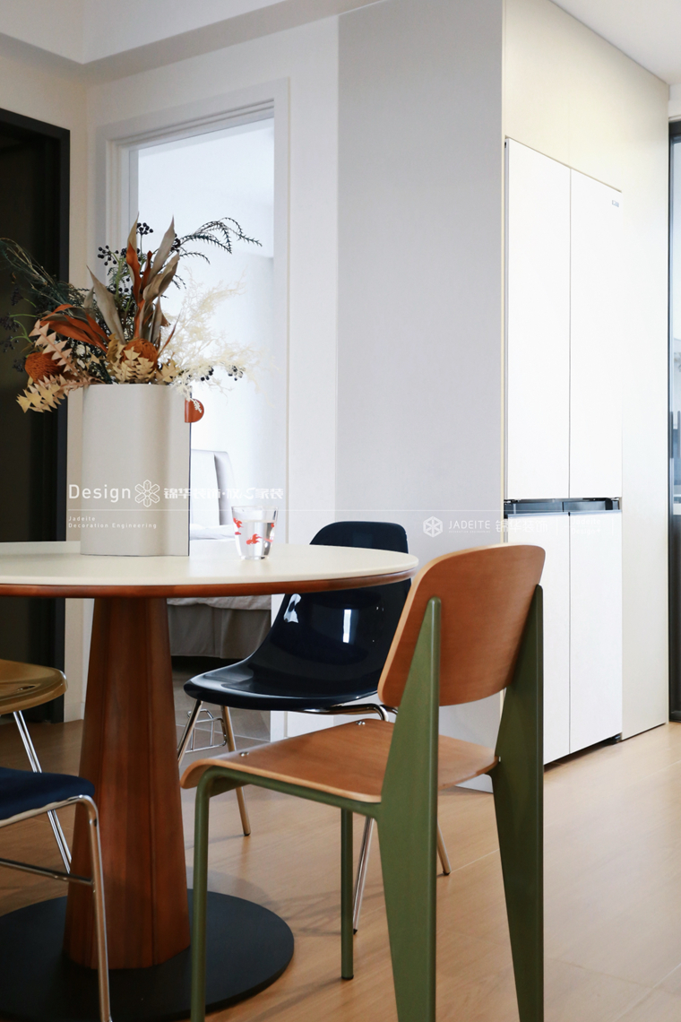 包豪斯-氿龙云起-三室两厅两卫-136平-装修实景图装修-三室两厅-轻奢