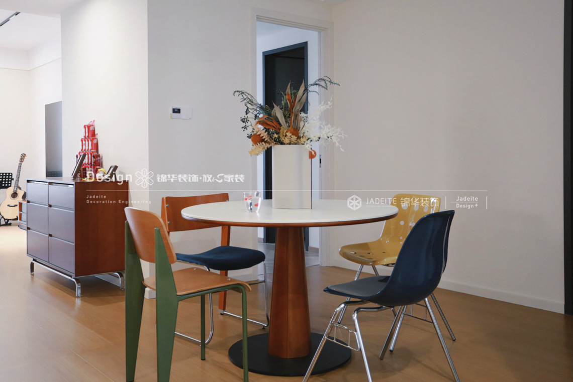 包豪斯-氿龙云起-三室两厅两卫-136平-装修实景图装修-三室两厅-轻奢