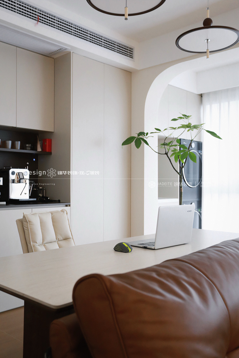 包豪斯-氿龙云起-三室两厅两卫-136平-装修实景图装修-三室两厅-轻奢