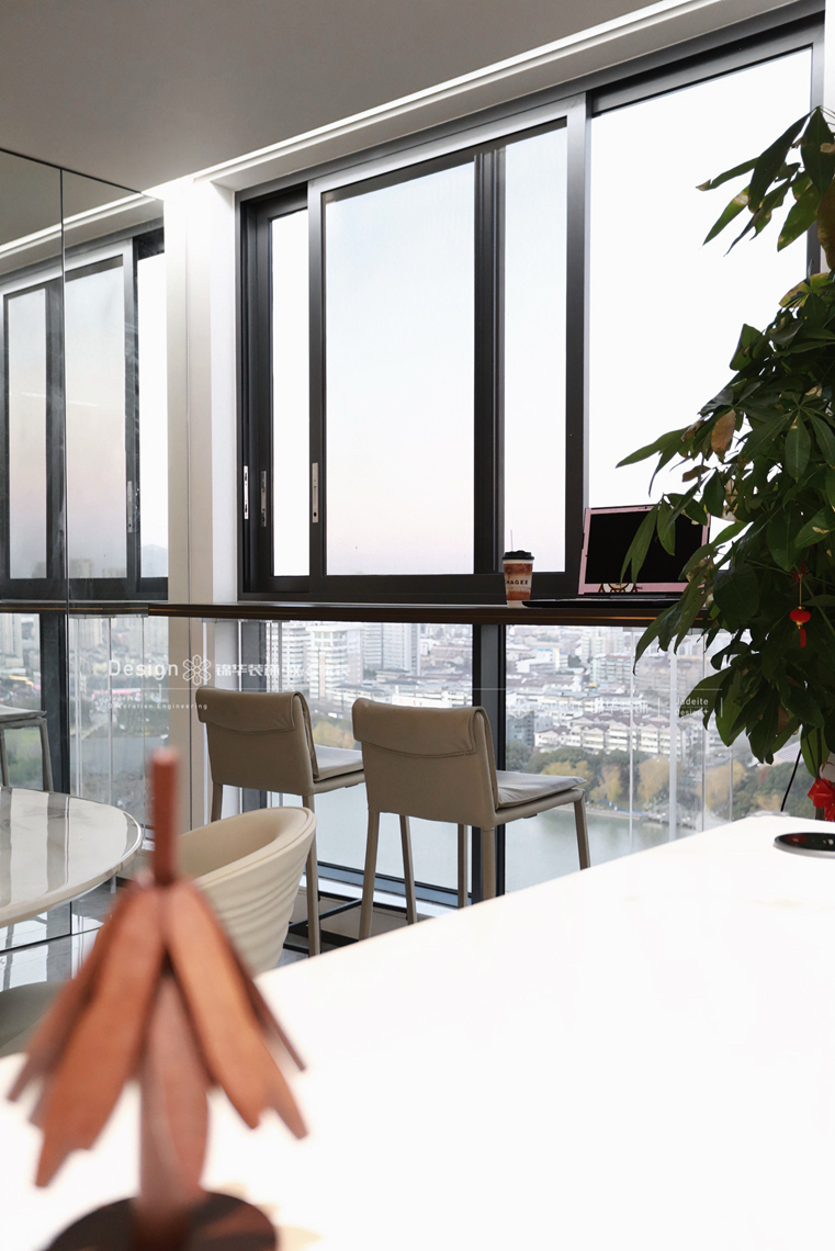 意式轻奢-溪隐府-三室两厅两卫-191平-装修实景图装修-三室两厅-轻奢