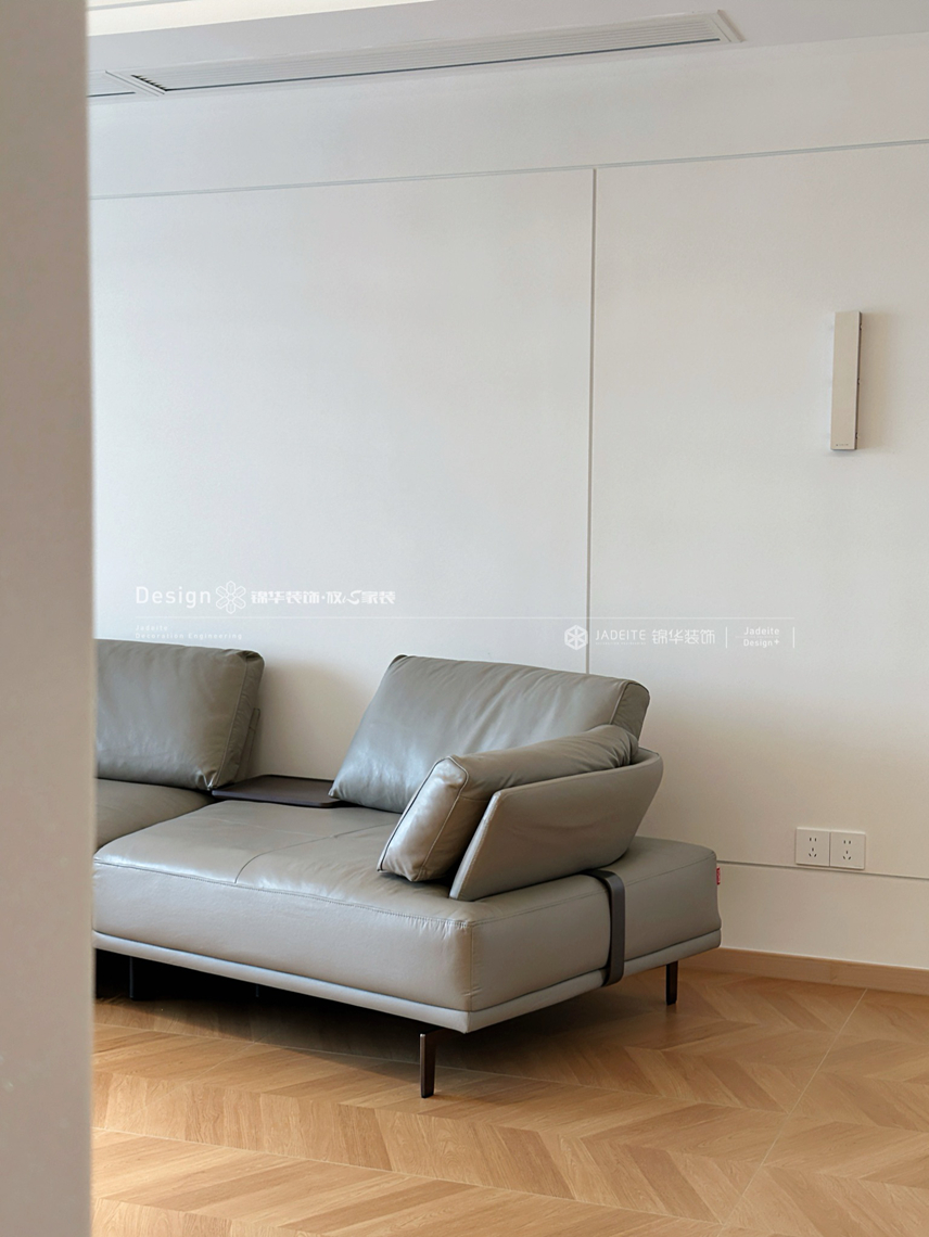 现代原木-岭秀首府-四室两厅三卫-230平-装修实景图装修-四室两厅-现代简约