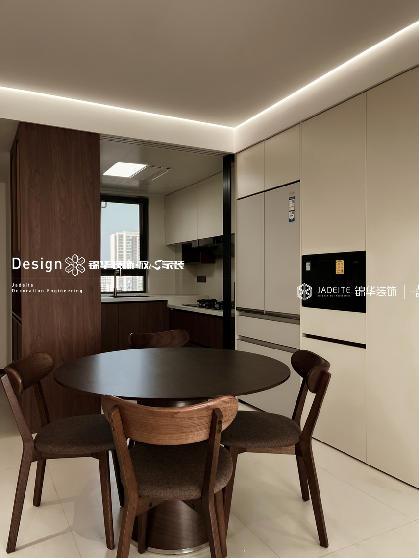 奶油中古-中梁国宾府-四室两厅两卫-135平-装修实景图装修-四室两厅-中古