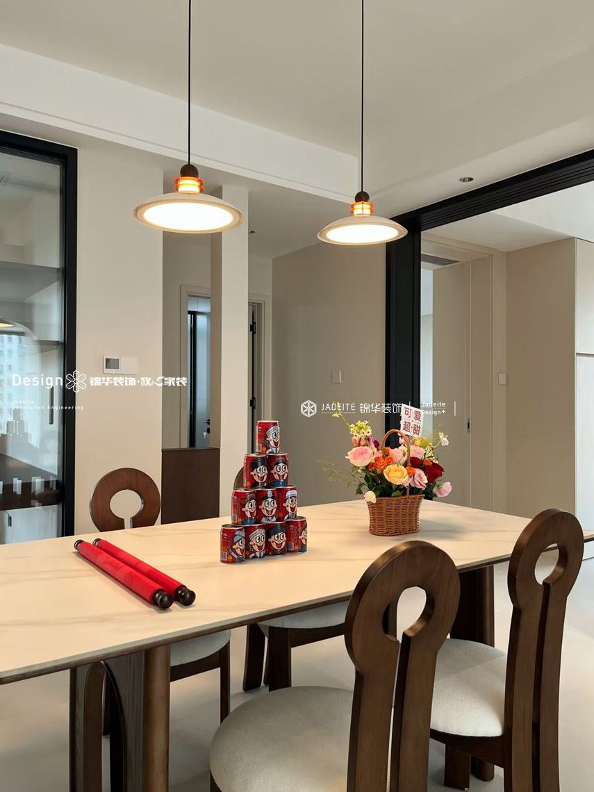 奶油中古-新世纪一号-三室两厅两卫-135平-装修实景图装修-三室两厅-中古