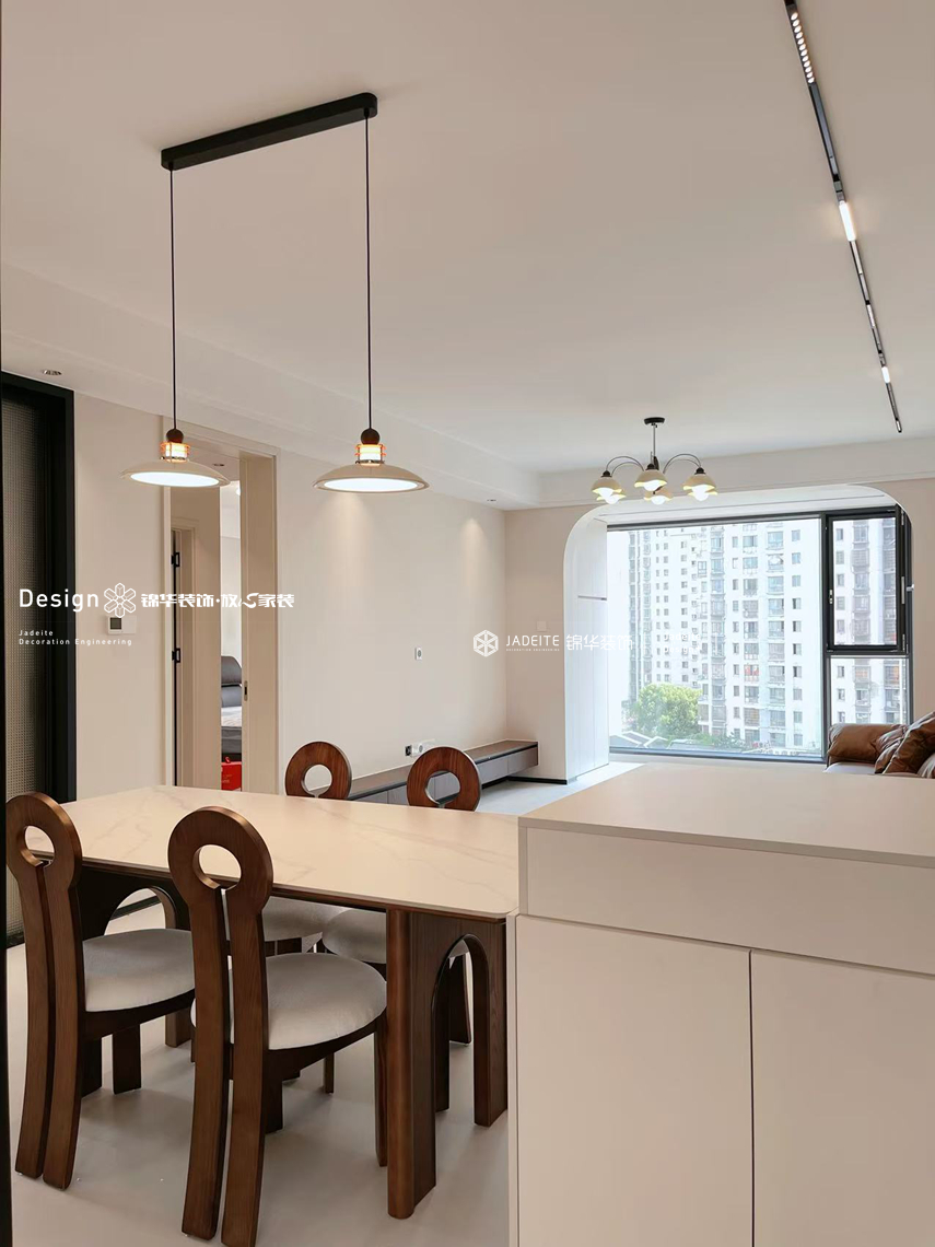 奶油中古-新世纪一号-三室两厅两卫-135平-装修实景图装修-三室两厅-中古