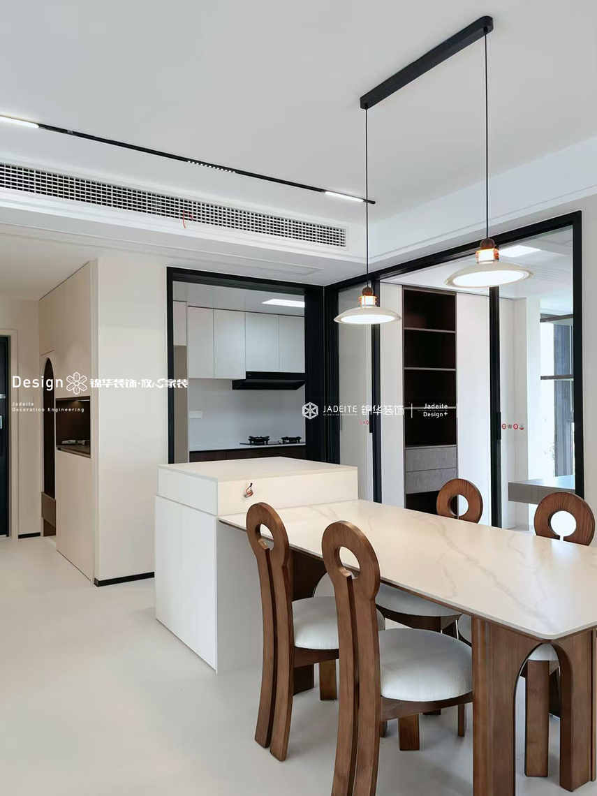 奶油中古-新世纪一号-三室两厅两卫-135平-装修实景图装修-三室两厅-中古