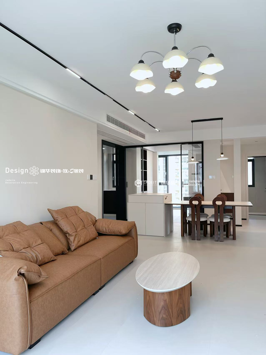 奶油中古-新世纪一号-三室两厅两卫-135平-装修实景图装修-三室两厅-中古