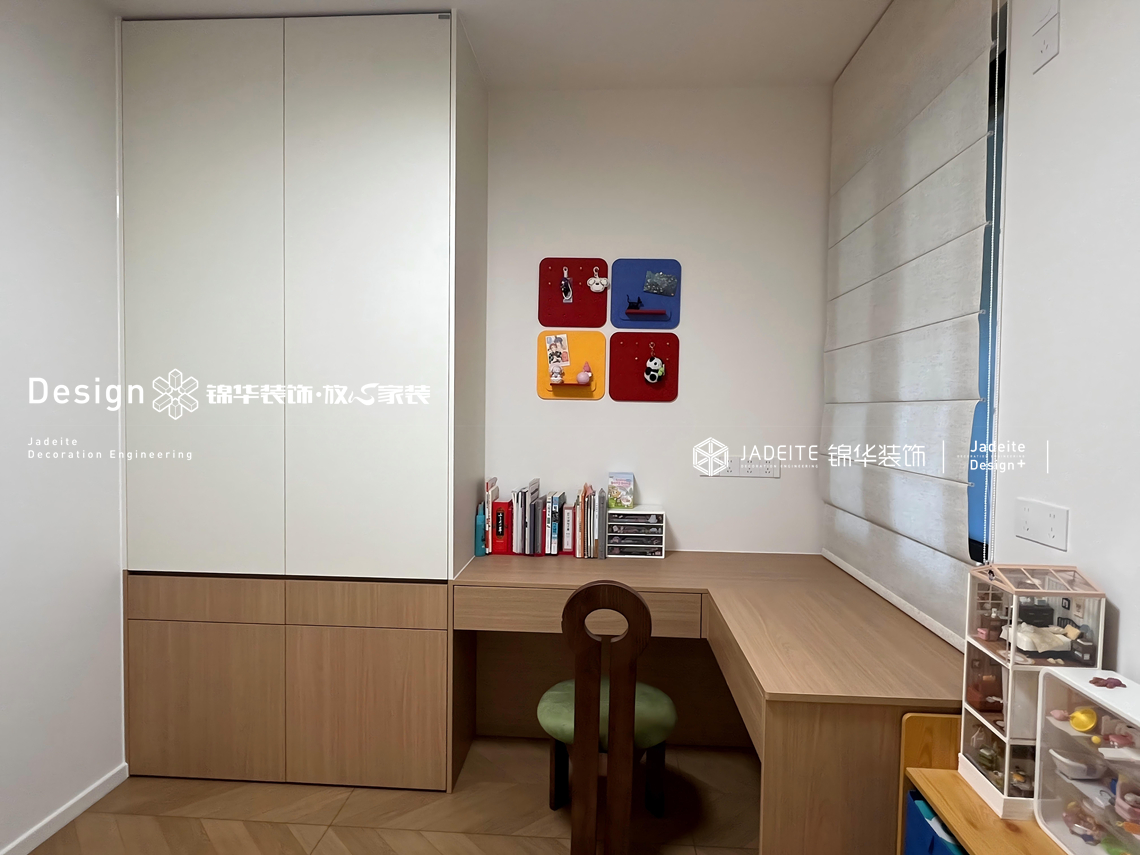 奶油中古-溪岸官邸-三室两厅两卫-130平-装修实景图装修-三室两厅-中古