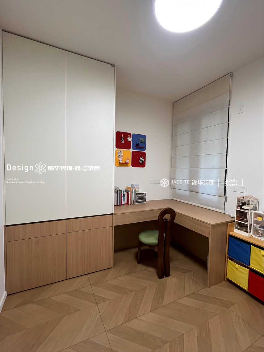 奶油中古-溪岸官邸-三室两厅两卫-130平-装修实景图装修-三室两厅-中古