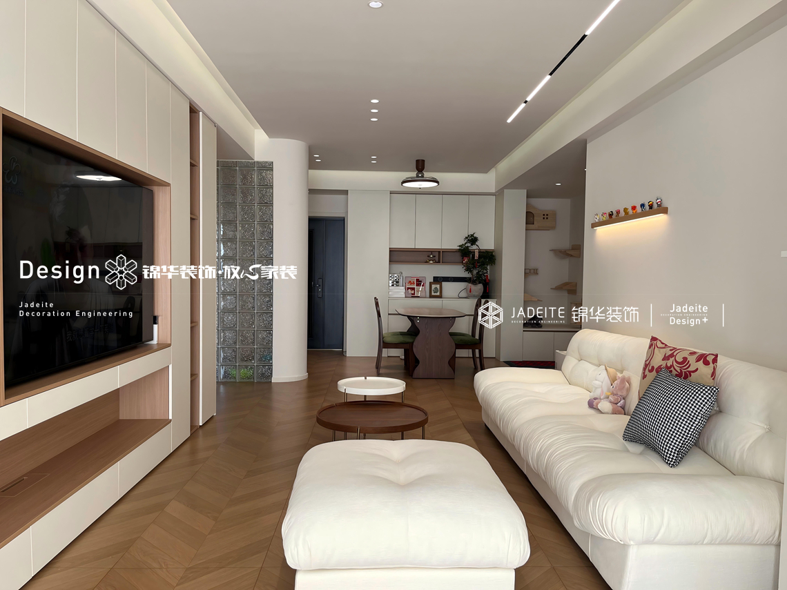 奶油中古-溪岸官邸-三室两厅两卫-130平-装修实景图装修-三室两厅-中古