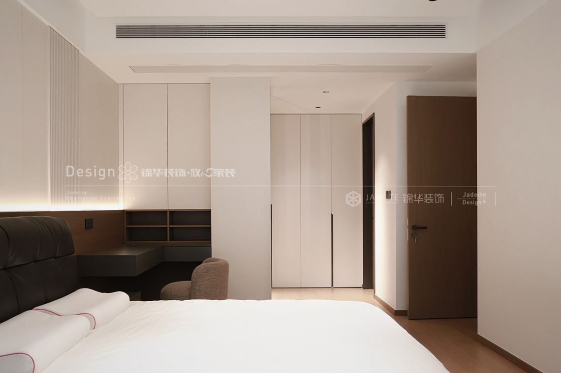 意式轻奢-凤鸣山晓-四室两厅四卫-260平-装修实景图装修-四室两厅-轻奢