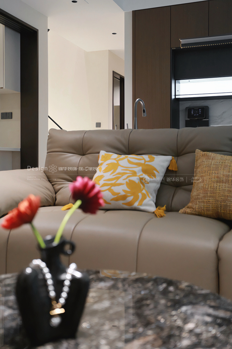 意式轻奢-凤鸣山晓-四室两厅四卫-260平-装修实景图装修-四室两厅-轻奢