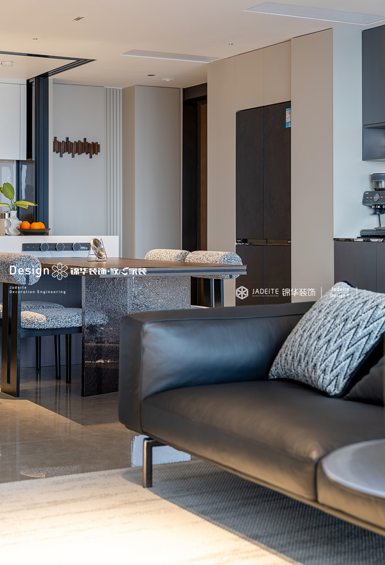 现代轻奢-愉樾天成-三室两厅一厨两卫-132平-装修实景图装修-三室两厅-轻奢