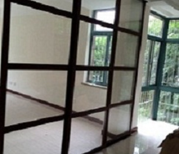 黑边框加黑点玻璃